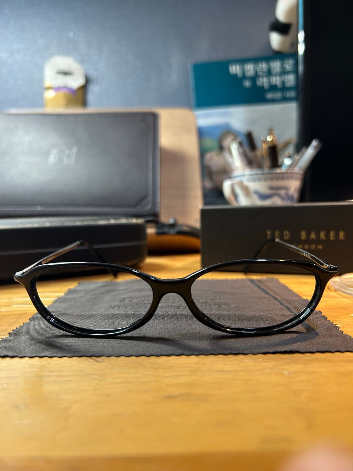 프라다 안경테 상품이미지2