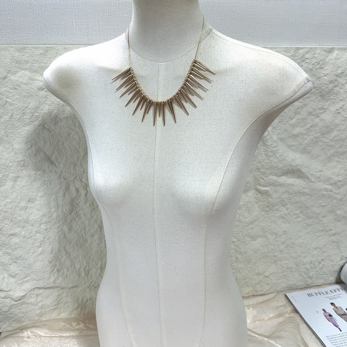 빈티지 고딕 리벳 스레이크체인 목걸이 상품이미지1