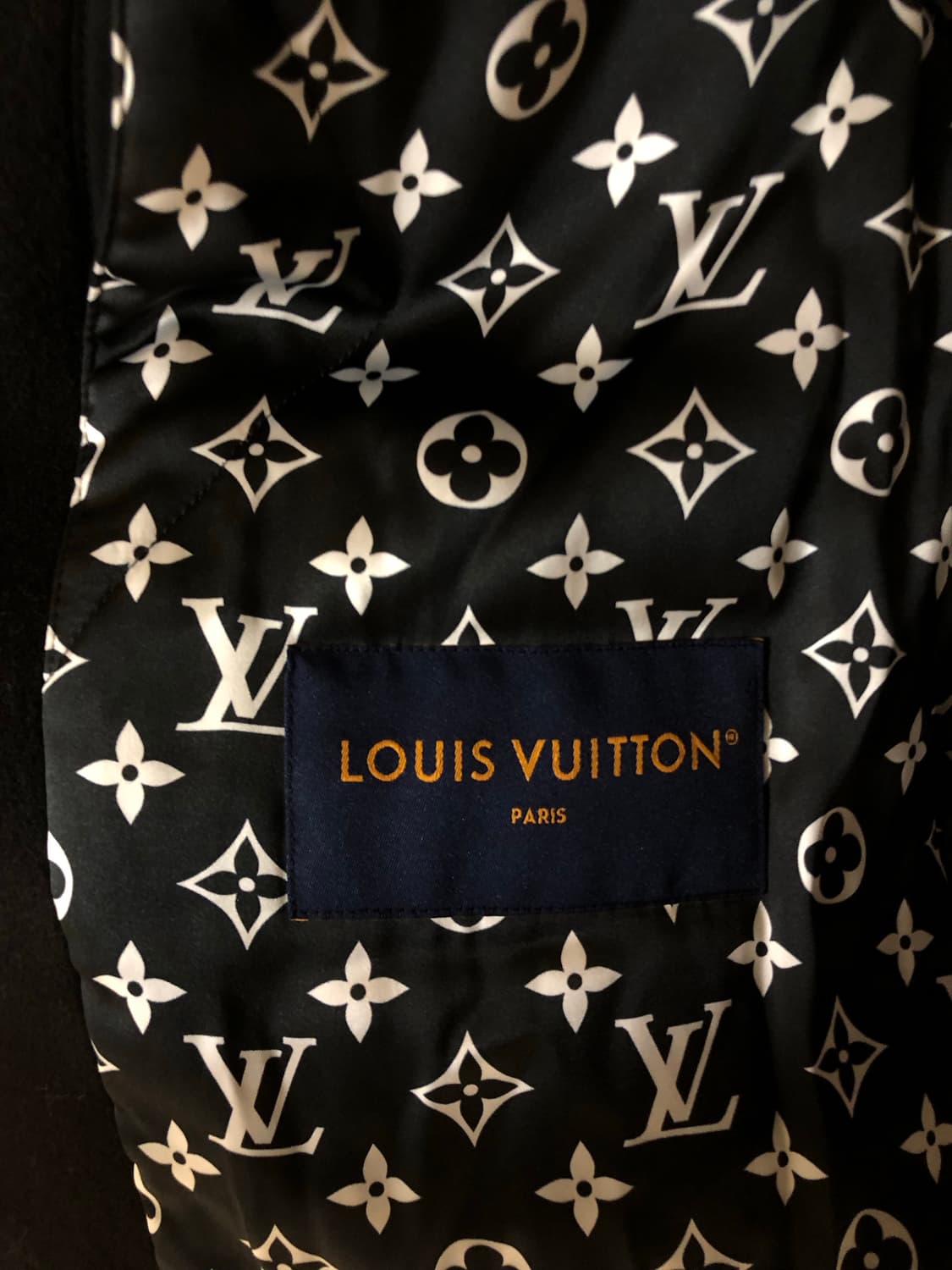 루이비통 레더 시그니처 바시티 자켓 상품이미지3