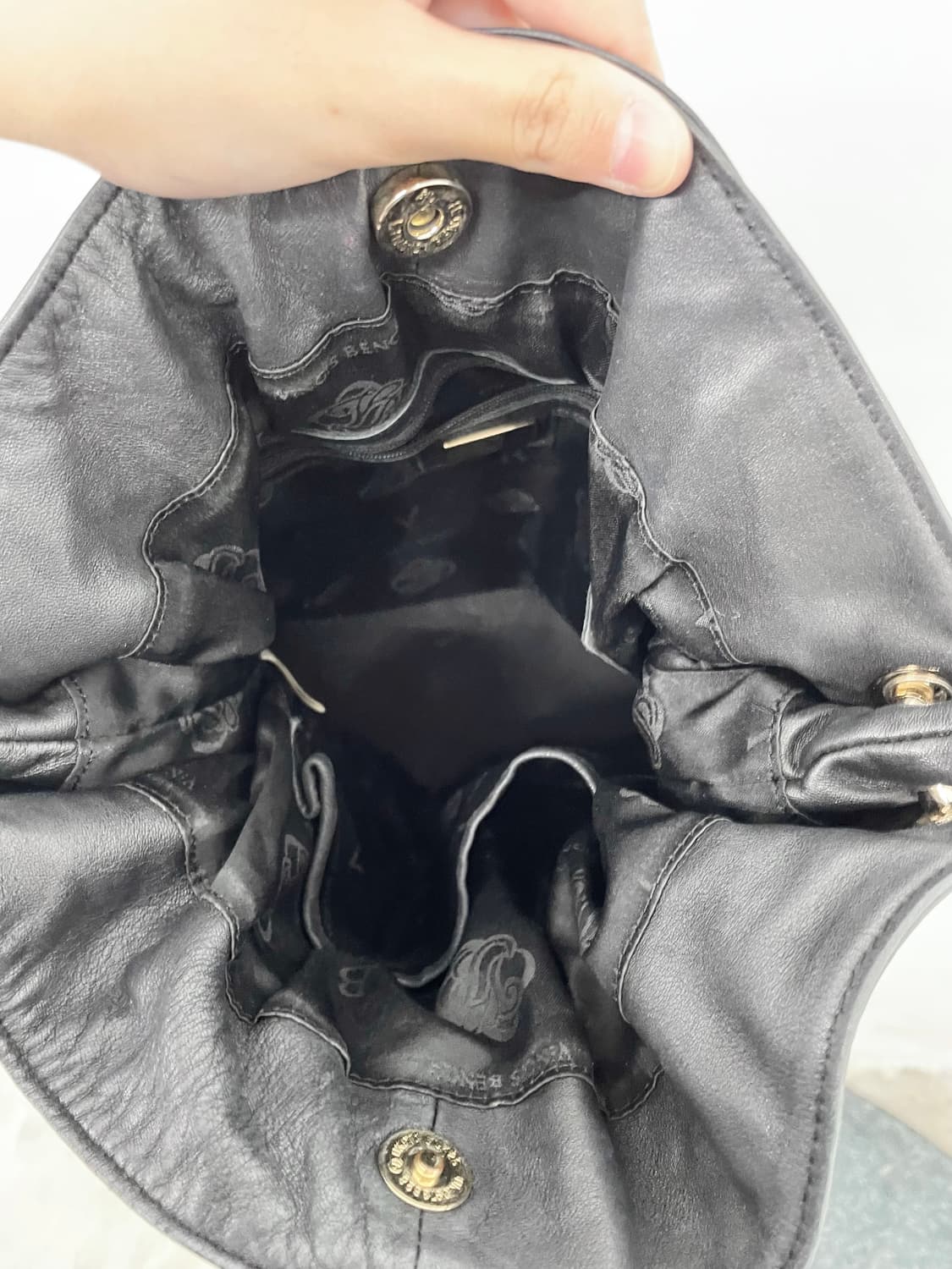 빈치스벤치 리얼레더 리본 디테일 체인백 상품이미지9