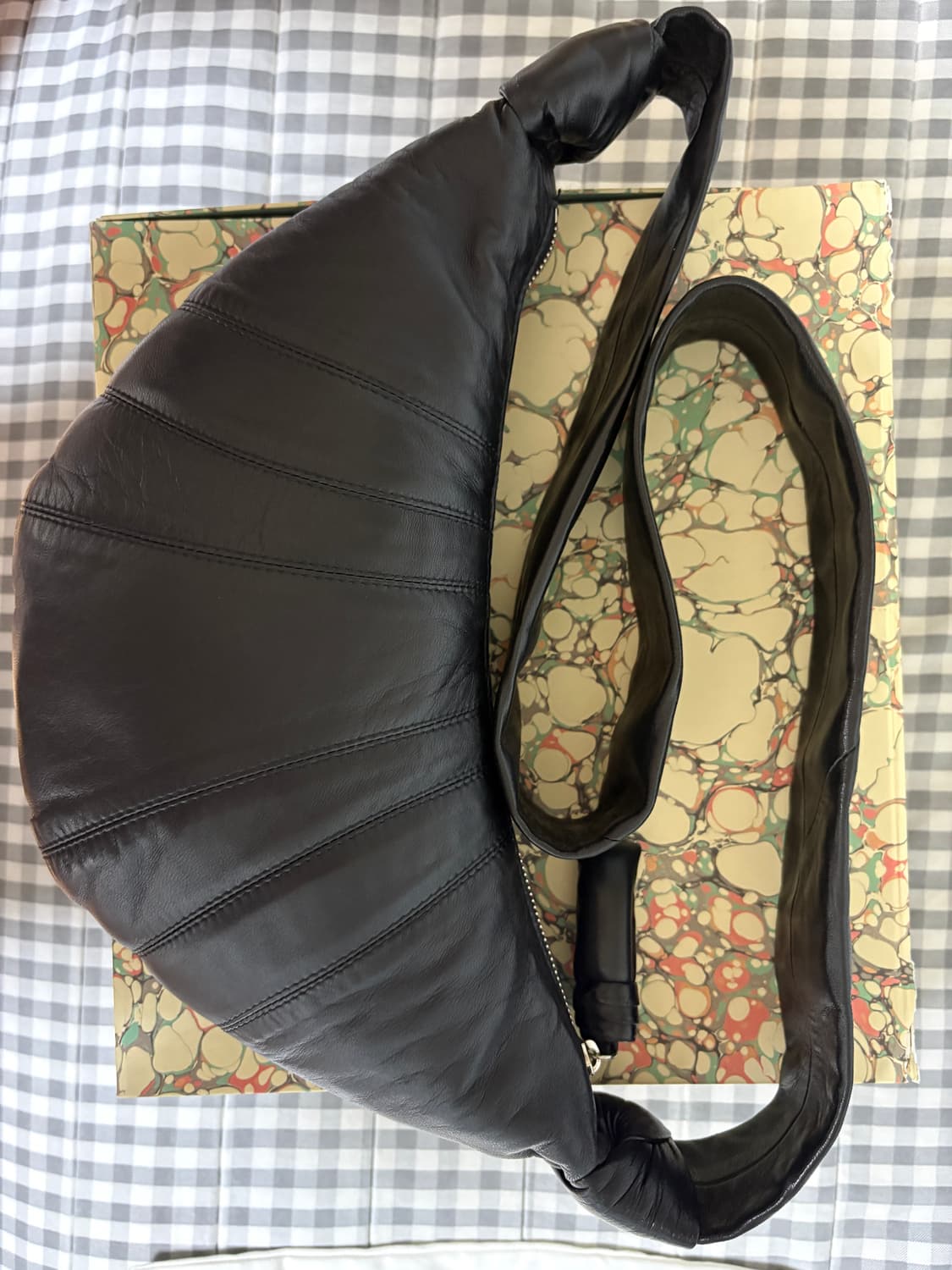 르메르 크루아상 백 스몰 양가죽 블랙 팝니다 상품이미지1