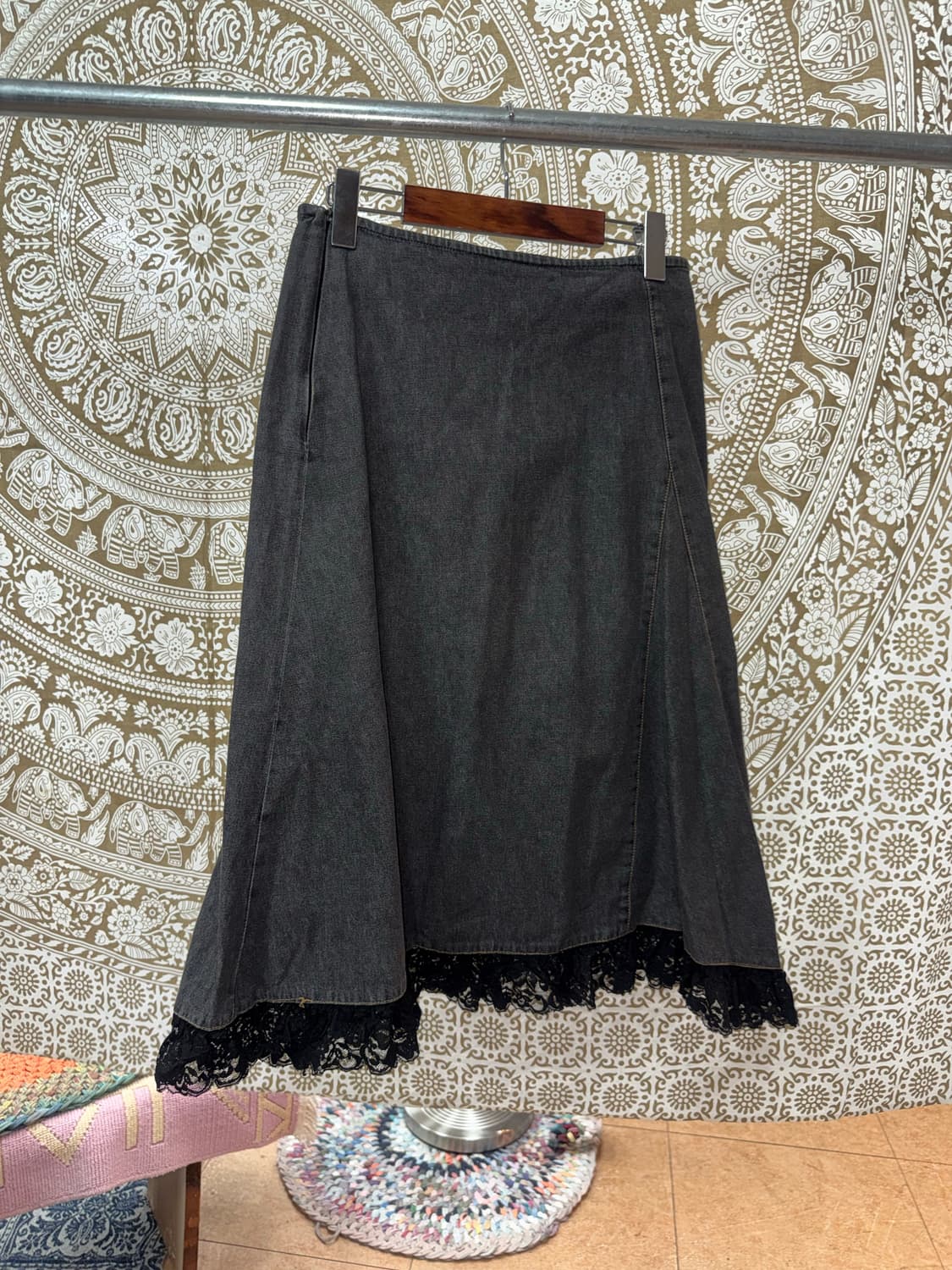 여성 레이스 디테일 흑청 데님스커트 상품이미지5