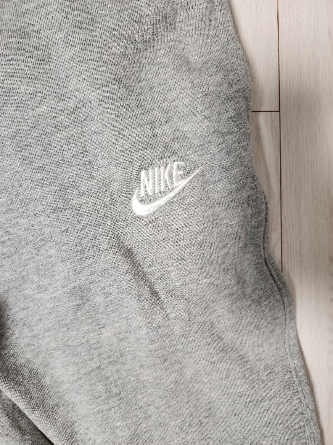 나이키 클럽 플리스 기모 조거팬츠 s

오염 하자 없이 깨끗해요^^

세 상품이미지3