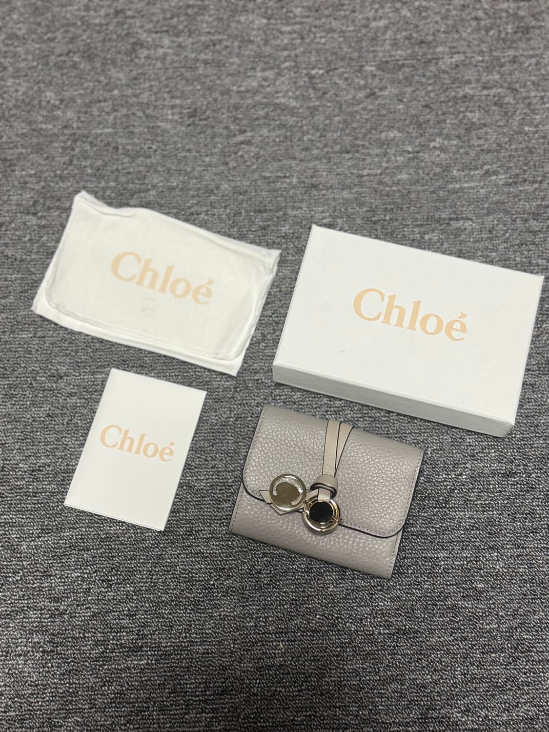 끌로에 지갑 상품이미지1