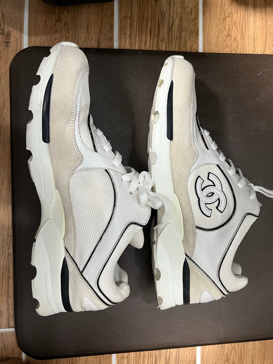 샤넬 CC 로고 크루즈 스니커즈 42사이즈 상품이미지4