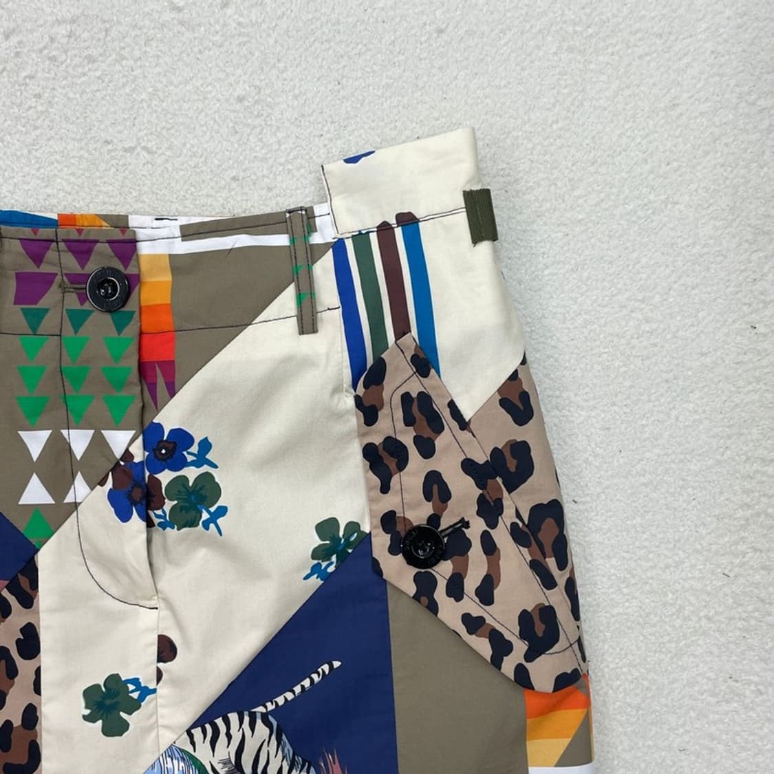 SACAI x HANK WILLIS THOMAS 언발란스 믹스 스커트 상품이미지4