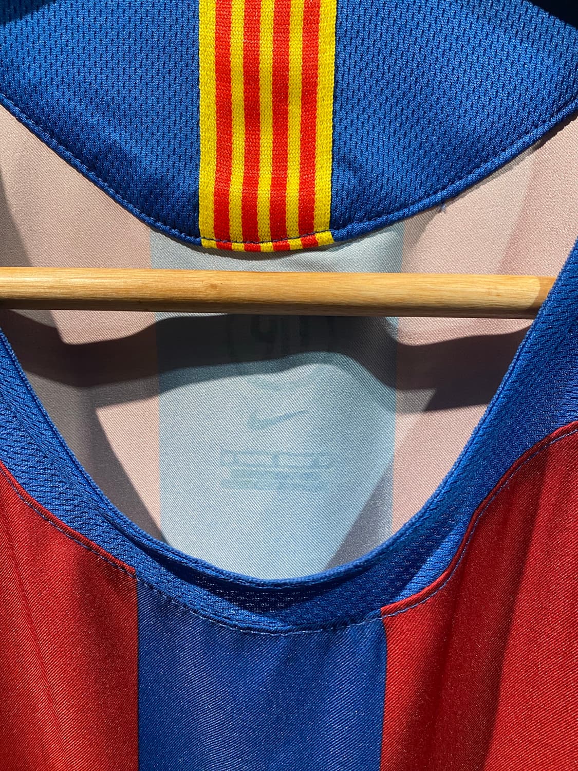 05-06 바르셀로나 호나우지뉴 홈 유니폼 상품이미지5