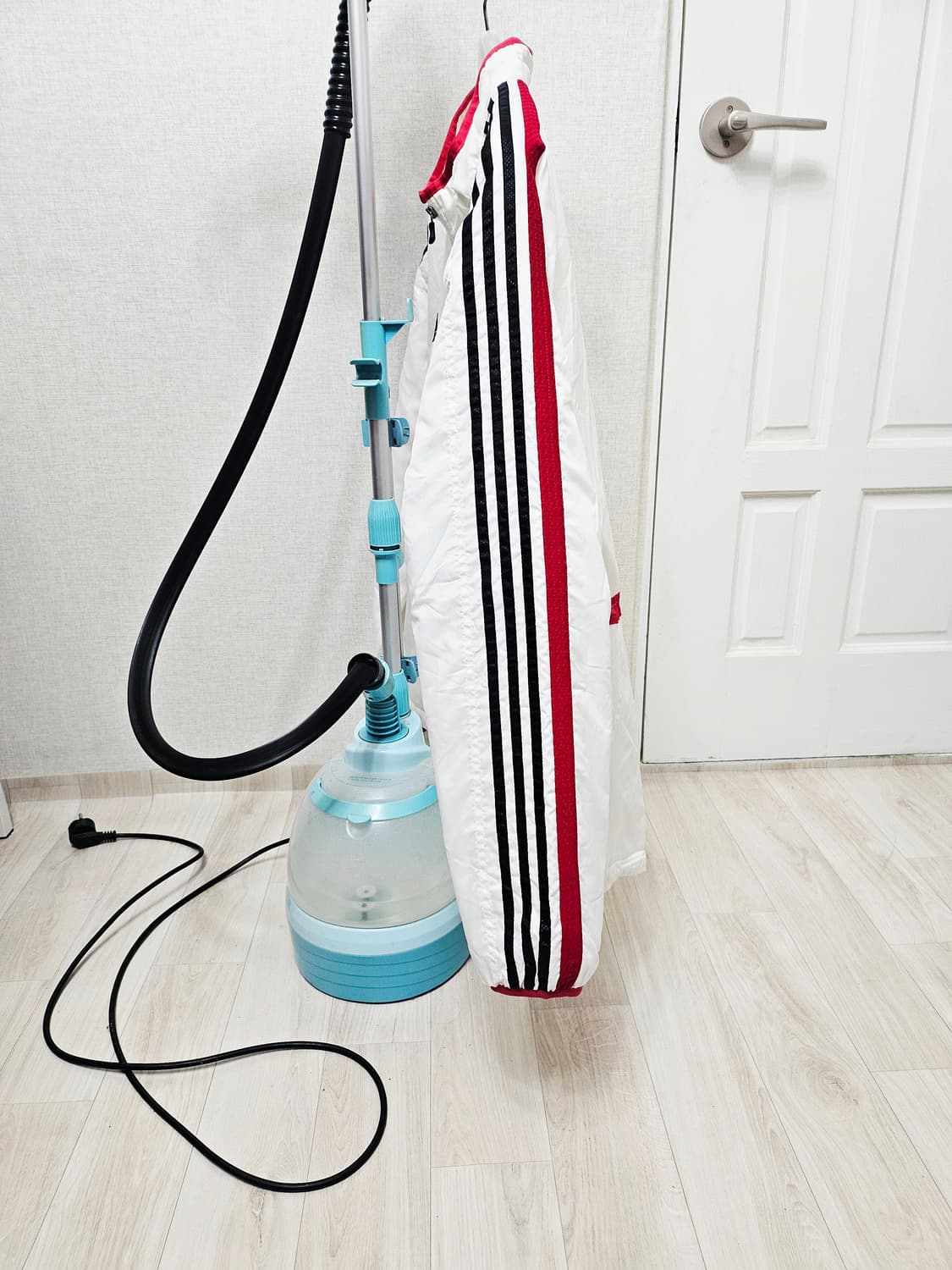 (110~115)2XL ☆초희귀☆ 아디다스 [흰검빨] 패딩바람막이 상품이미지4