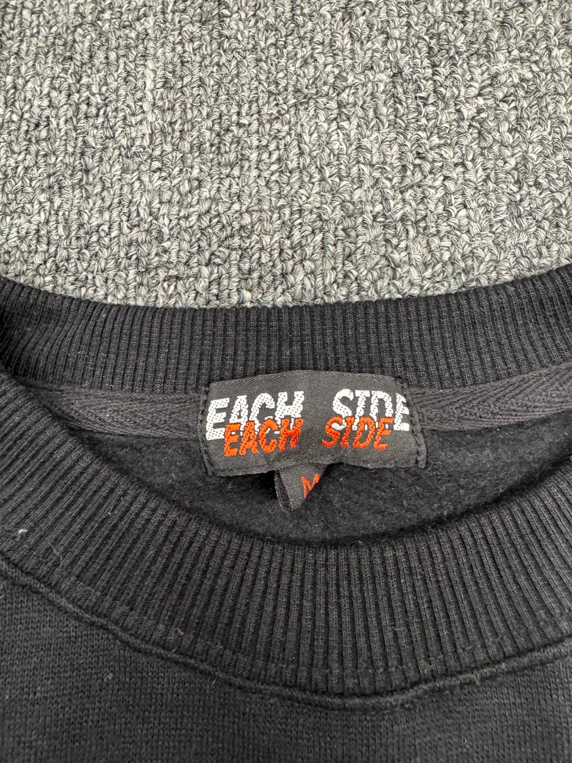 M)Each Side 빈티지 드래곤 자수 블랙 스웻셔츠 상품이미지3