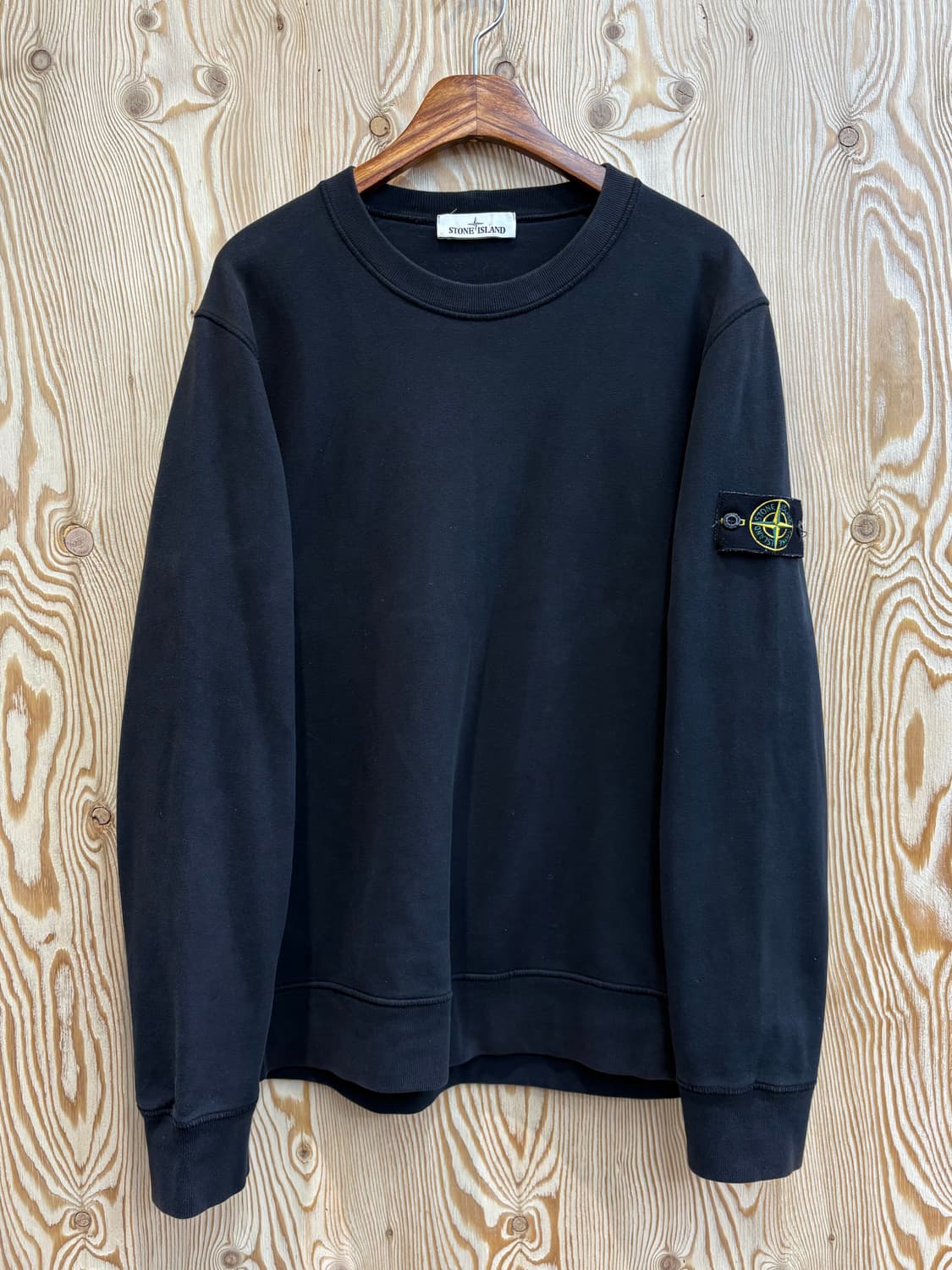 스톤아일랜드 나침반패치 스웻셔츠 상품이미지4