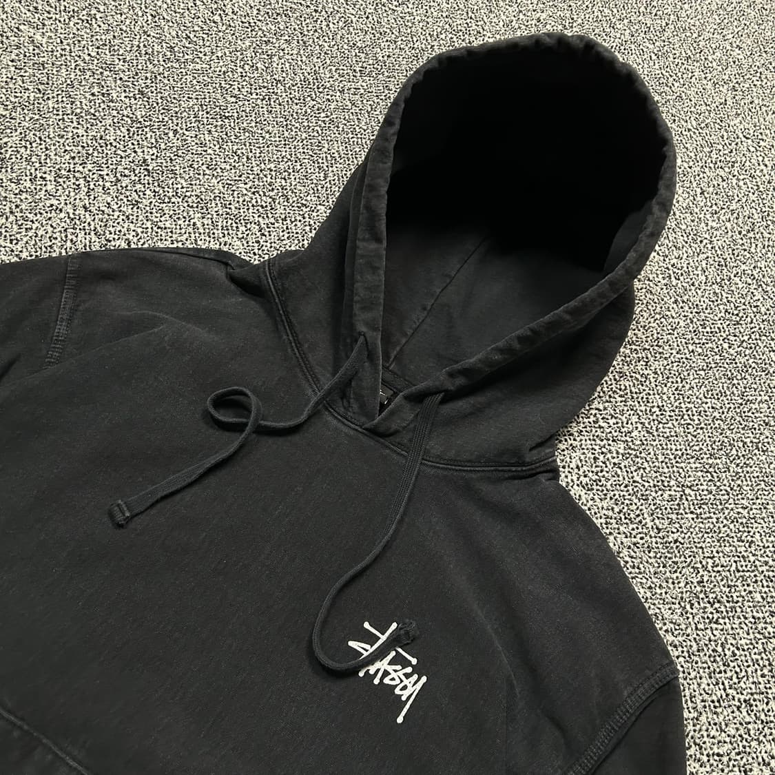 스투시(Stussy)피그먼트 블랙 후드티 상품이미지2