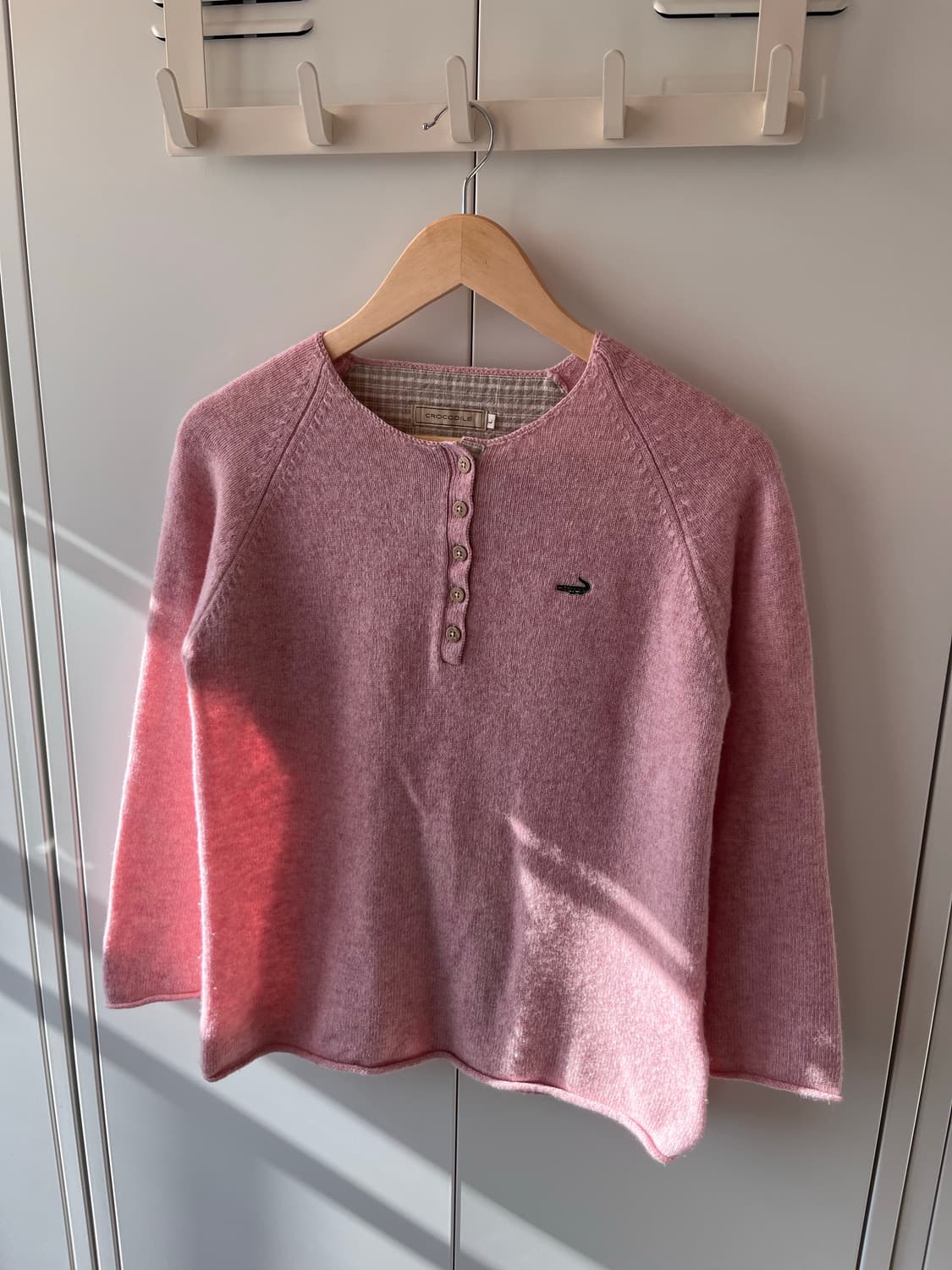 크로커다일 우드단추 연분홍 울니트 상품이미지6