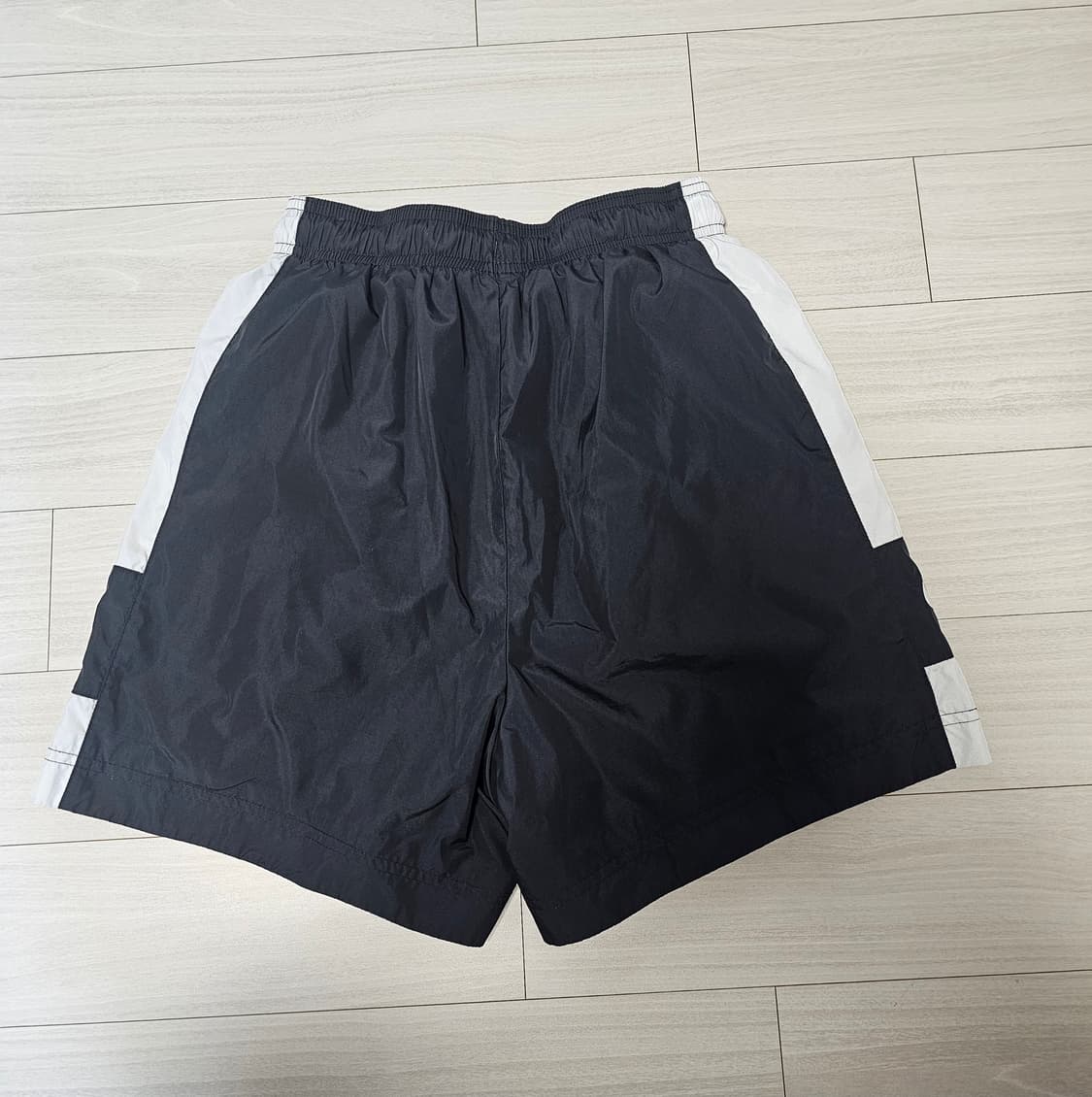 나이키 반바지 블랙 화이트 배색 상품이미지2