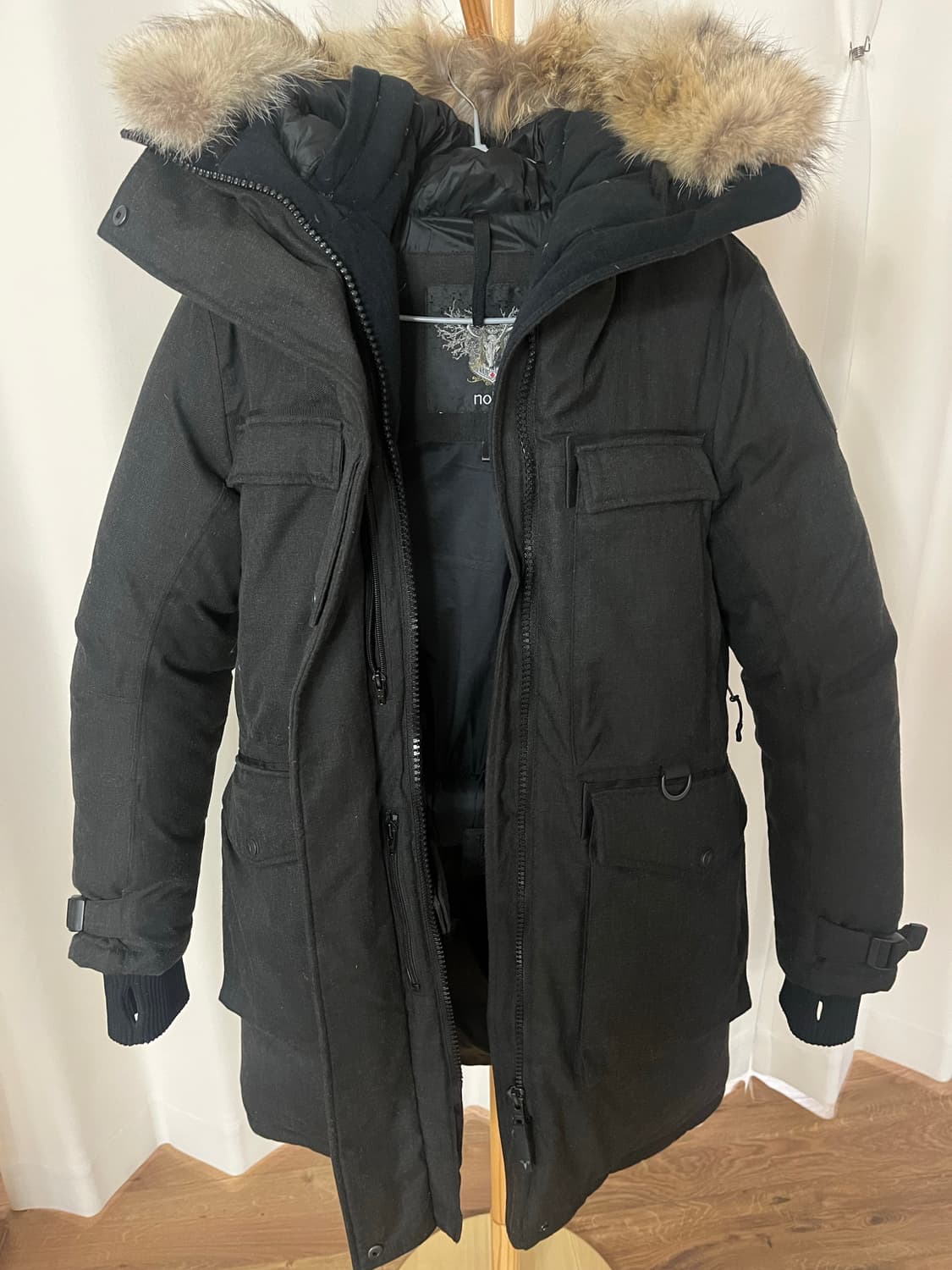 노비스 패딩 판매합니다. 상품이미지1