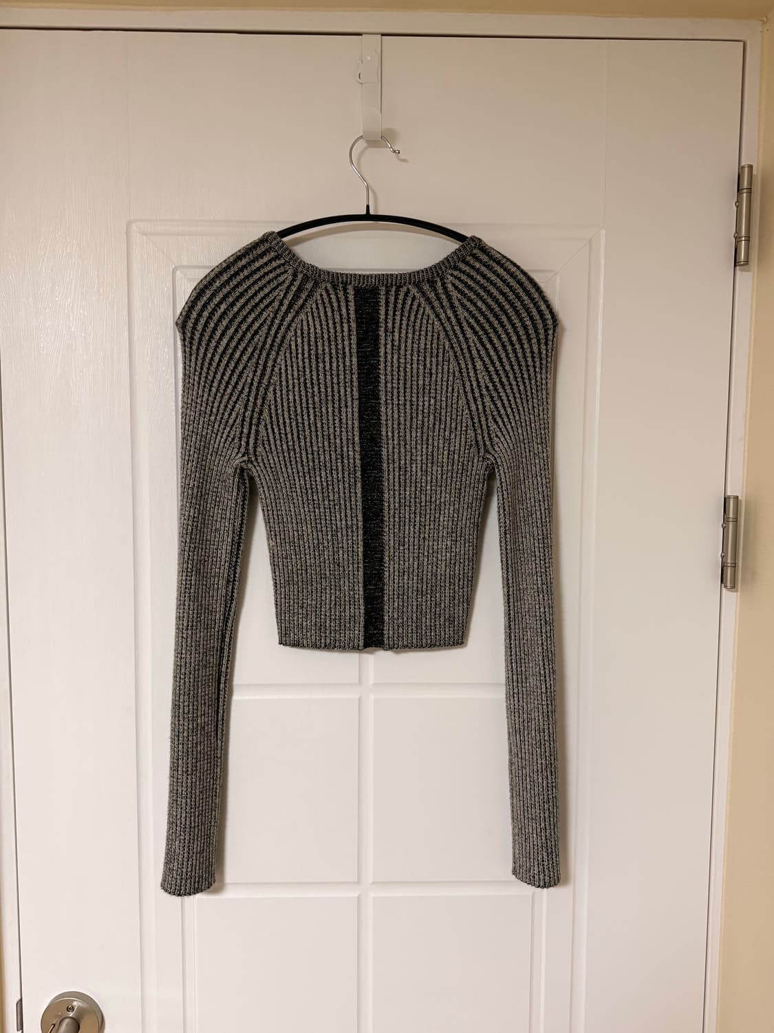 [새상품] DIAGONAL 다이애그널 크롭 니트 free size 상품이미지6