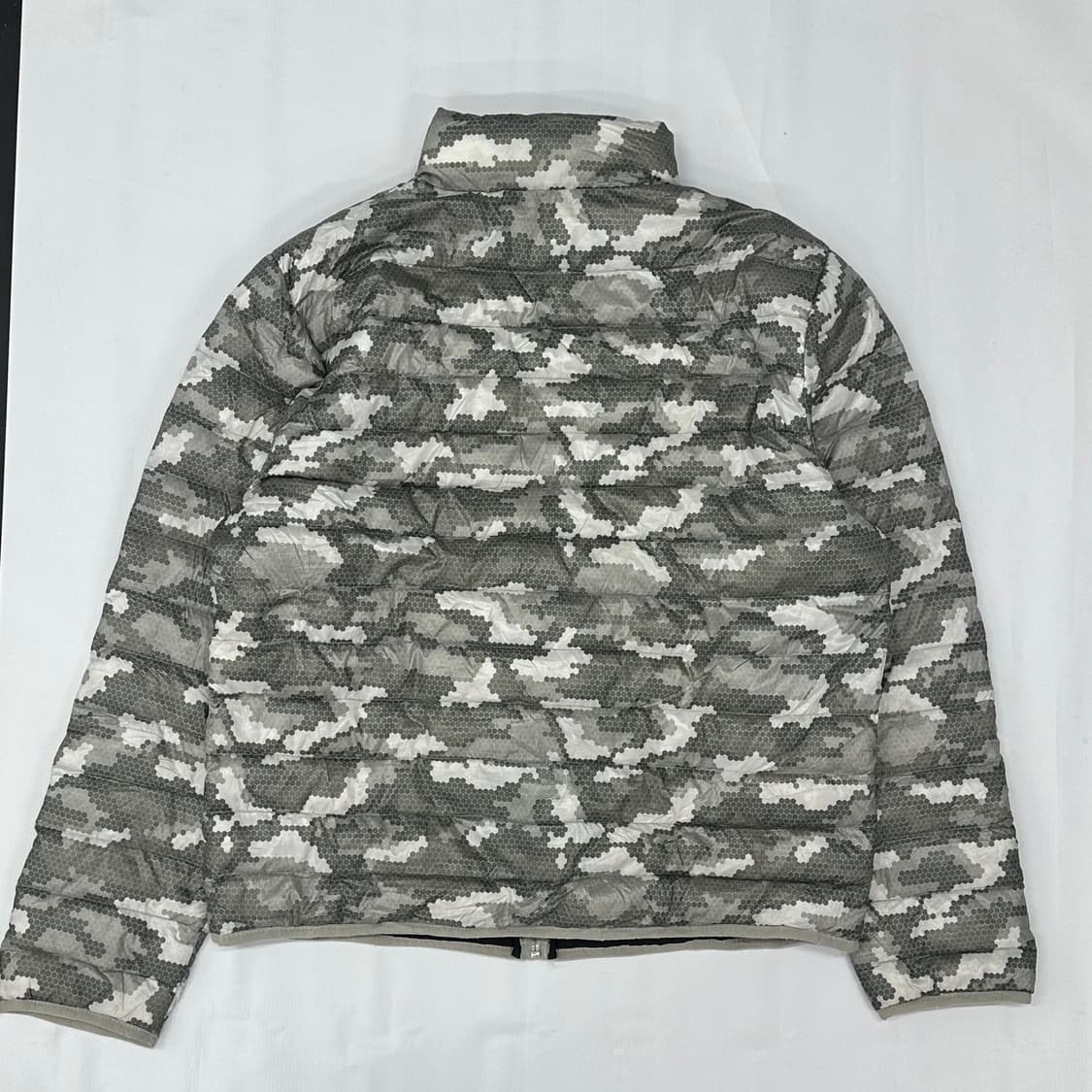 재팬 그레이 & 화이트 밀리터리 구스 경량패딩 캠퍼 스트릿   상품이미지3