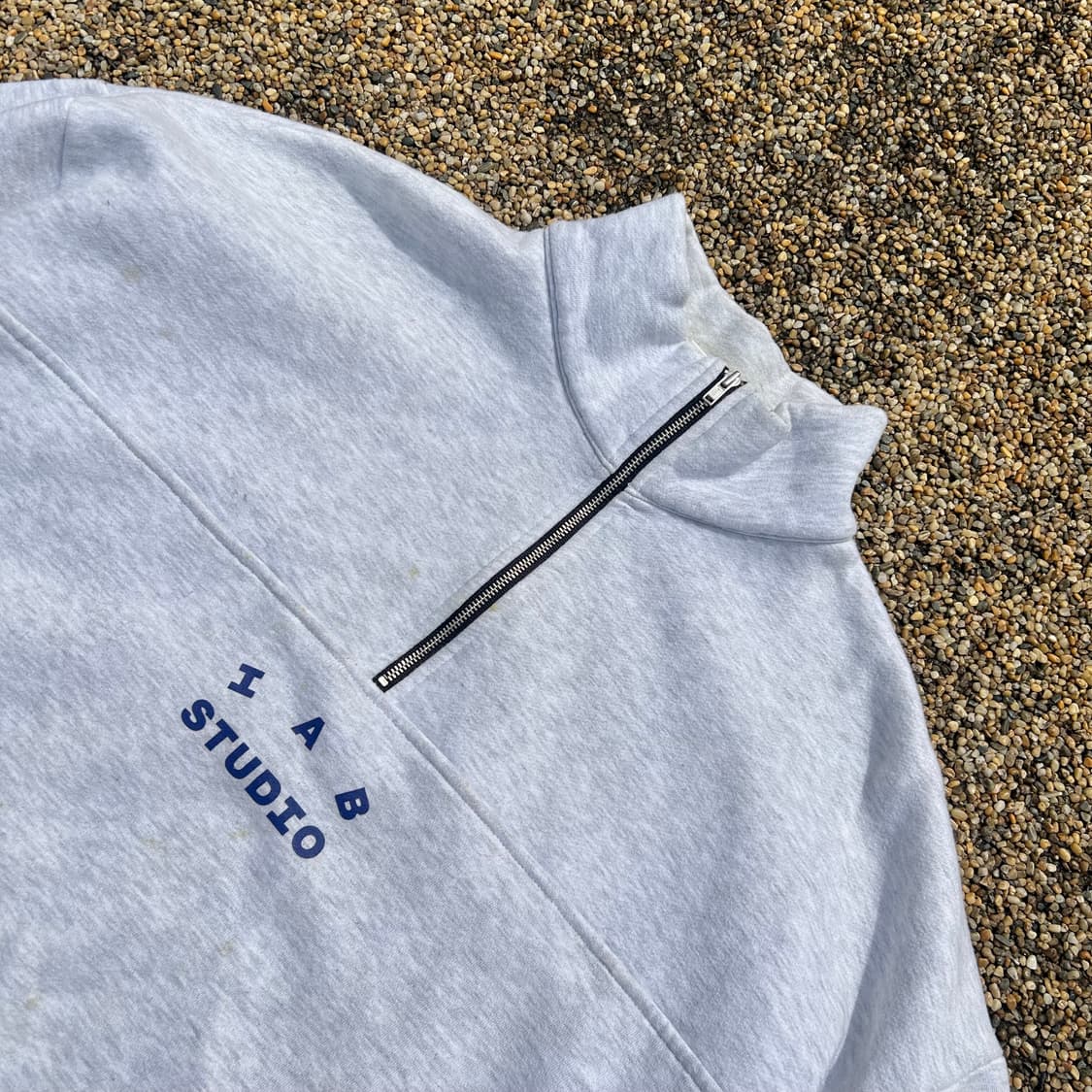 아이앱 스튜디오(I.A.B Studio) 반집업 맨투맨 상품이미지2