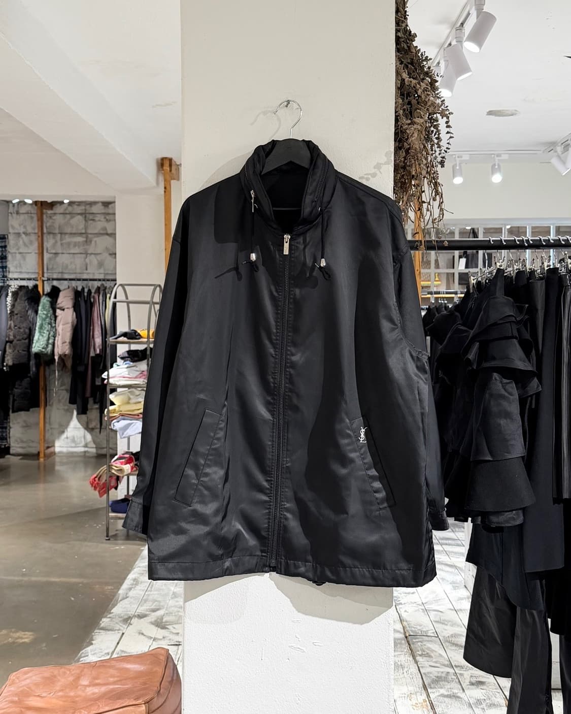 이브 생로랑 뿌르 옴므 블랙 레터링 봄버 점퍼 상품이미지2