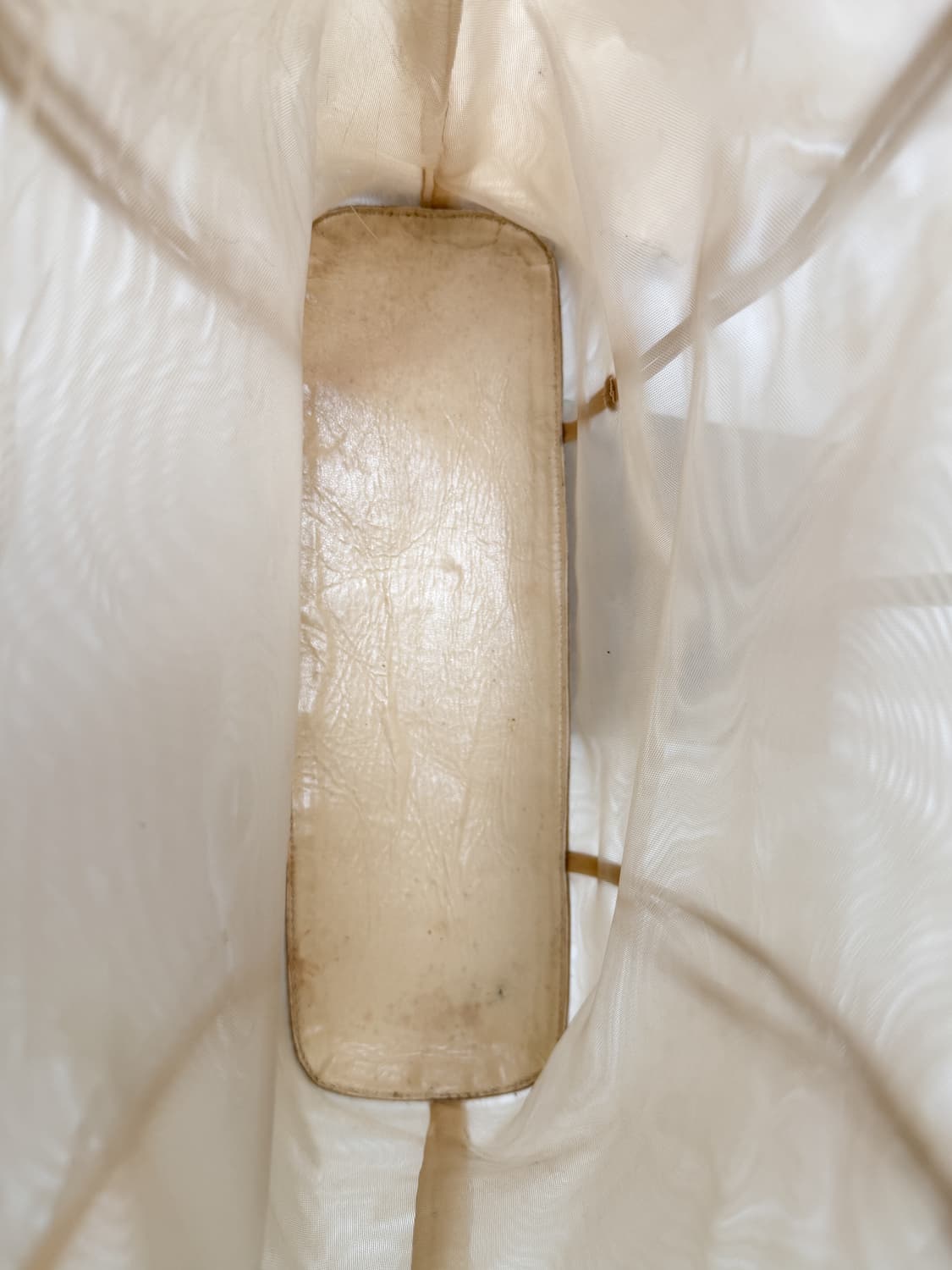 프라다 메쉬 쇼퍼백 베이지 + 레더 파우치 상품이미지8