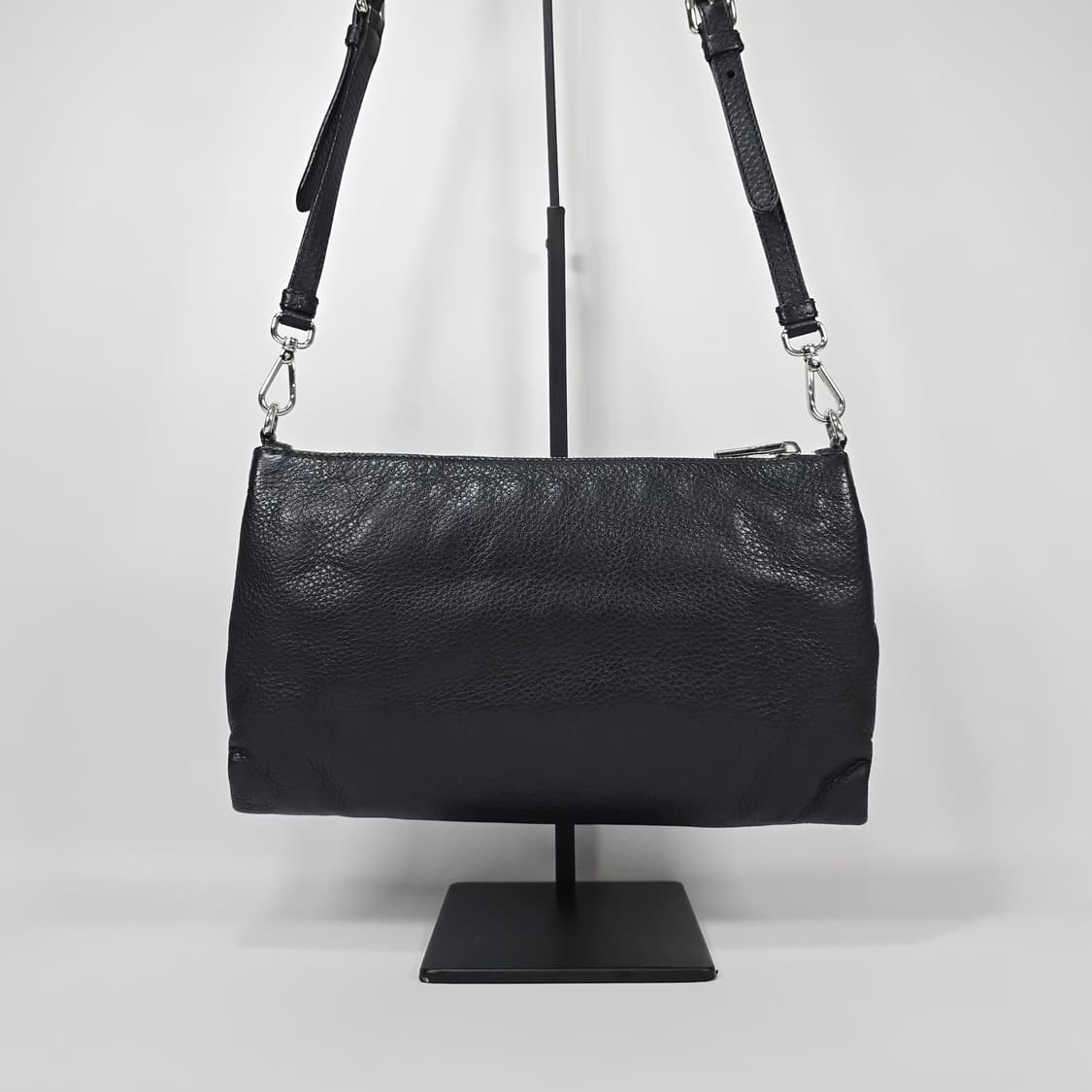 프라다 비텔로 다이노 은장 트라이앵글 클러치 크로스백 상품이미지3