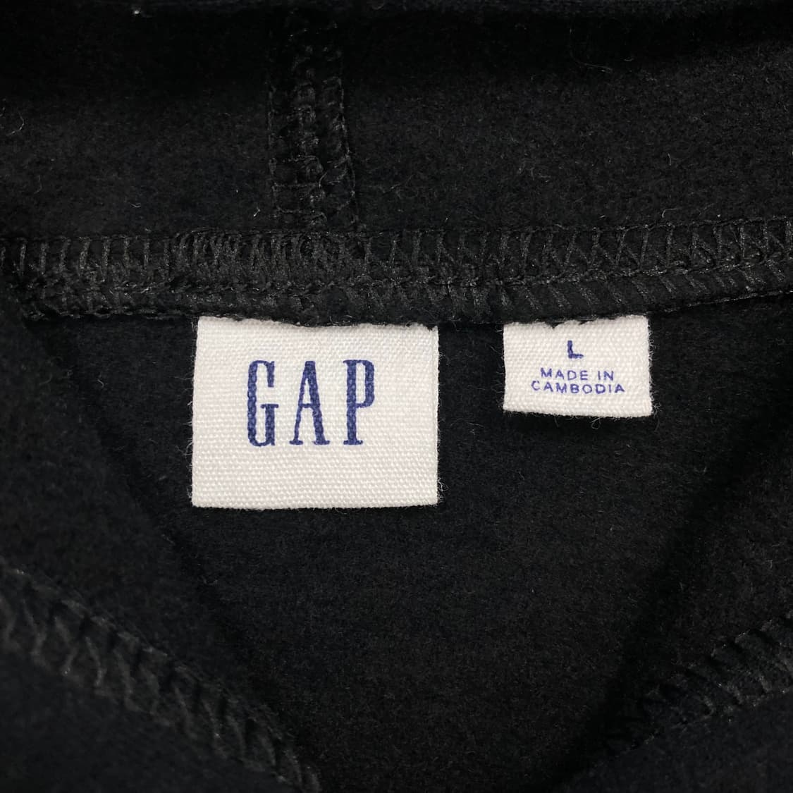 GAP 블랙 컬러 스펠아웃 빅로고 후드티 상품이미지3