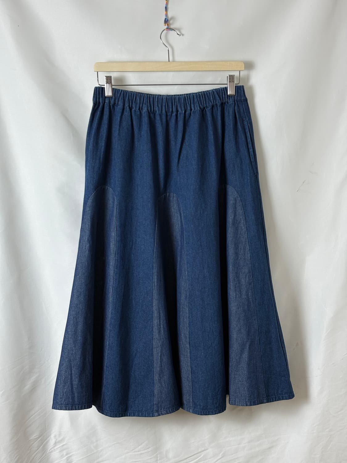 데님 배색 플레어 롱 스커트 상품이미지1