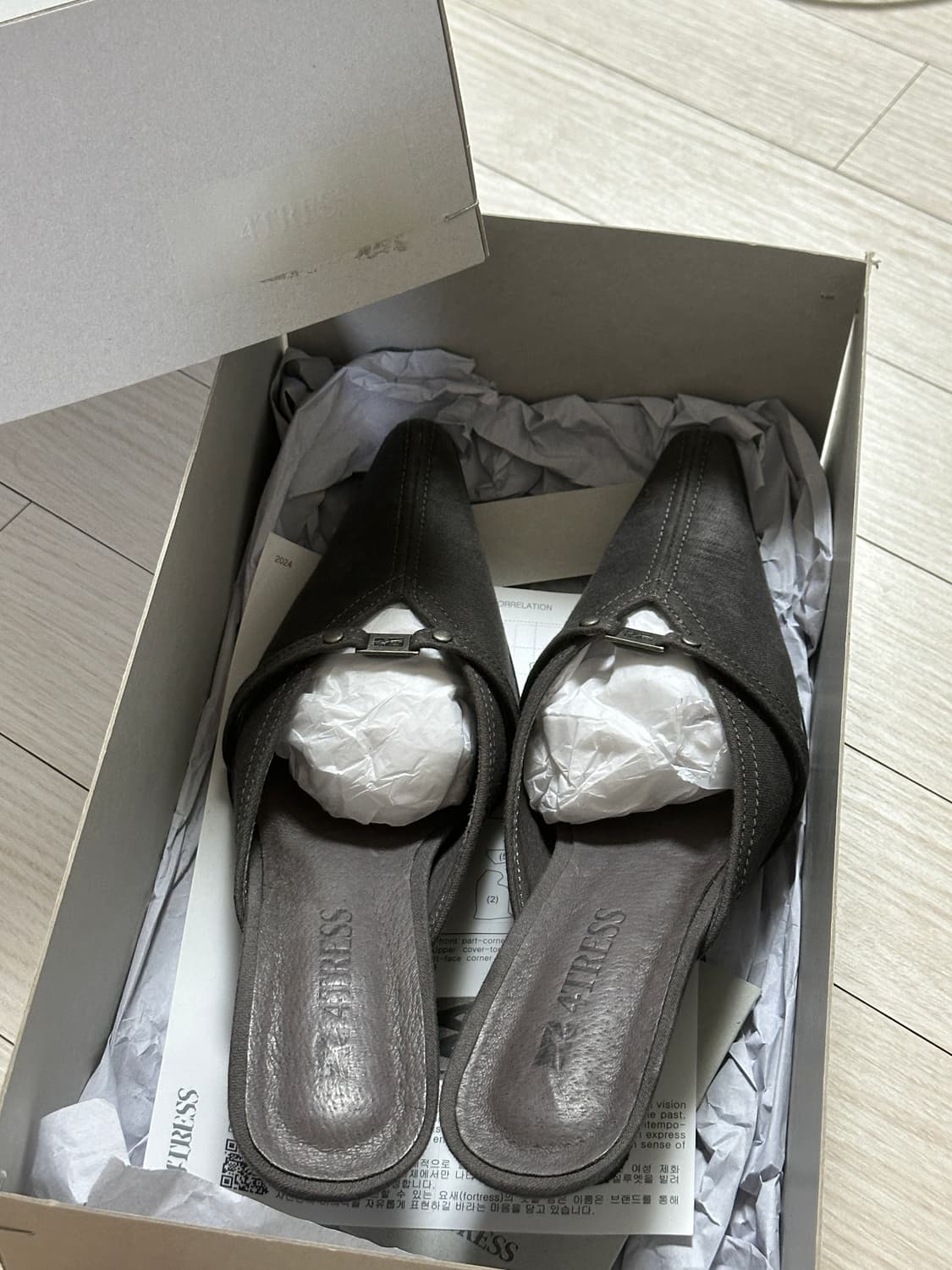 포트리스 ESSENTIAL WAXED MULES 01 GRAY 235 상품이미지5