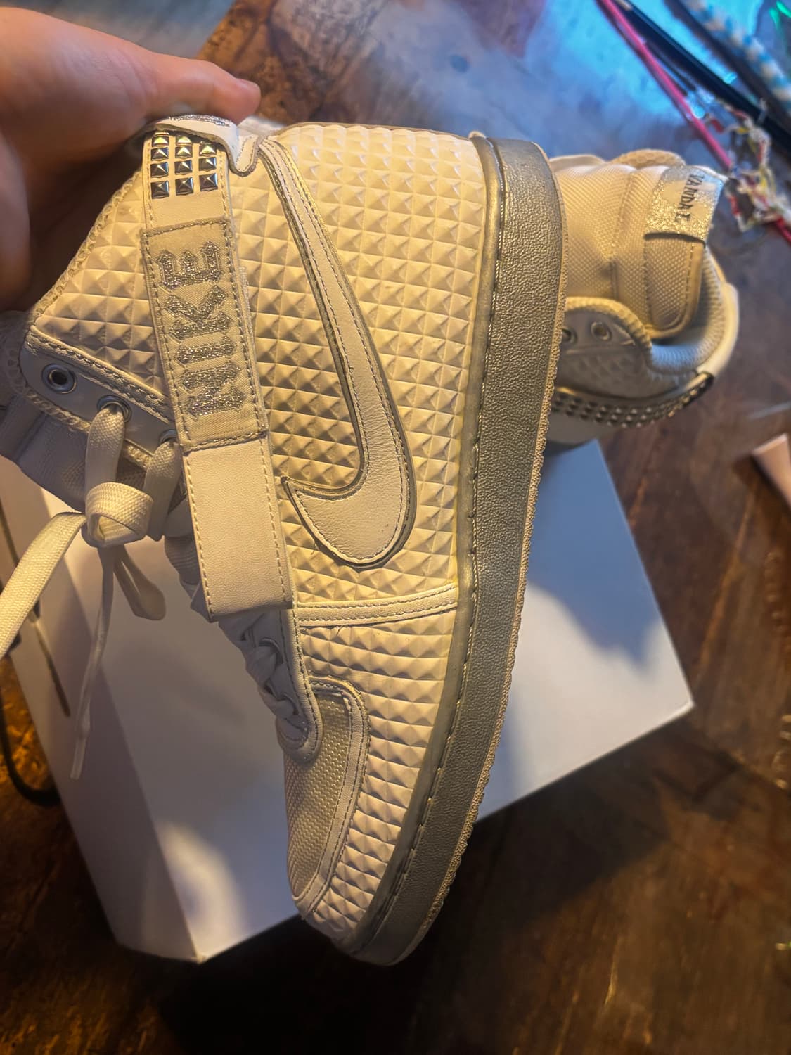 나이키 반달하이 슈프림 화이트 실버 스터드 상품이미지6