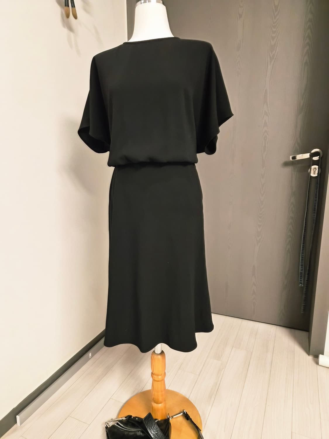 택있는새상품 아떼 바네사브루노백리스 리본 디테일 드레스입니다 상품이미지2