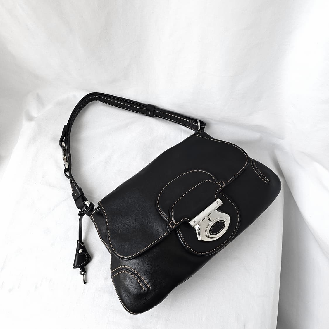 [정품 TOD'S] 토즈 가죽 호보백 숄더백 상품이미지3