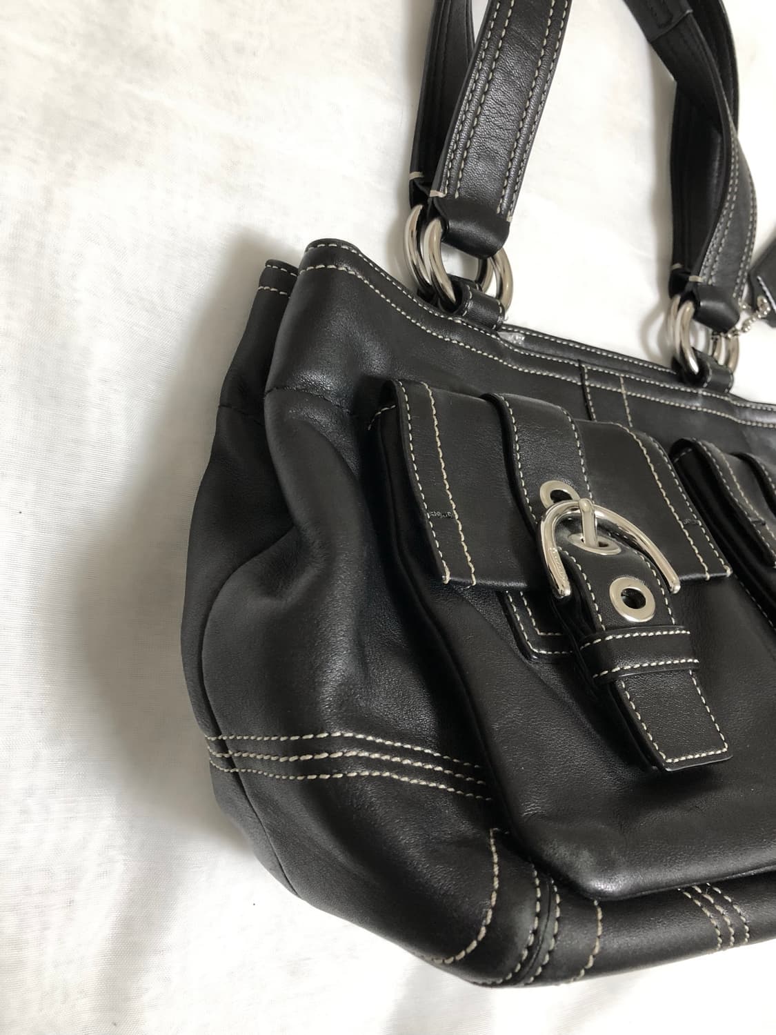Coach black soho pocket shoulder bag 상품이미지4