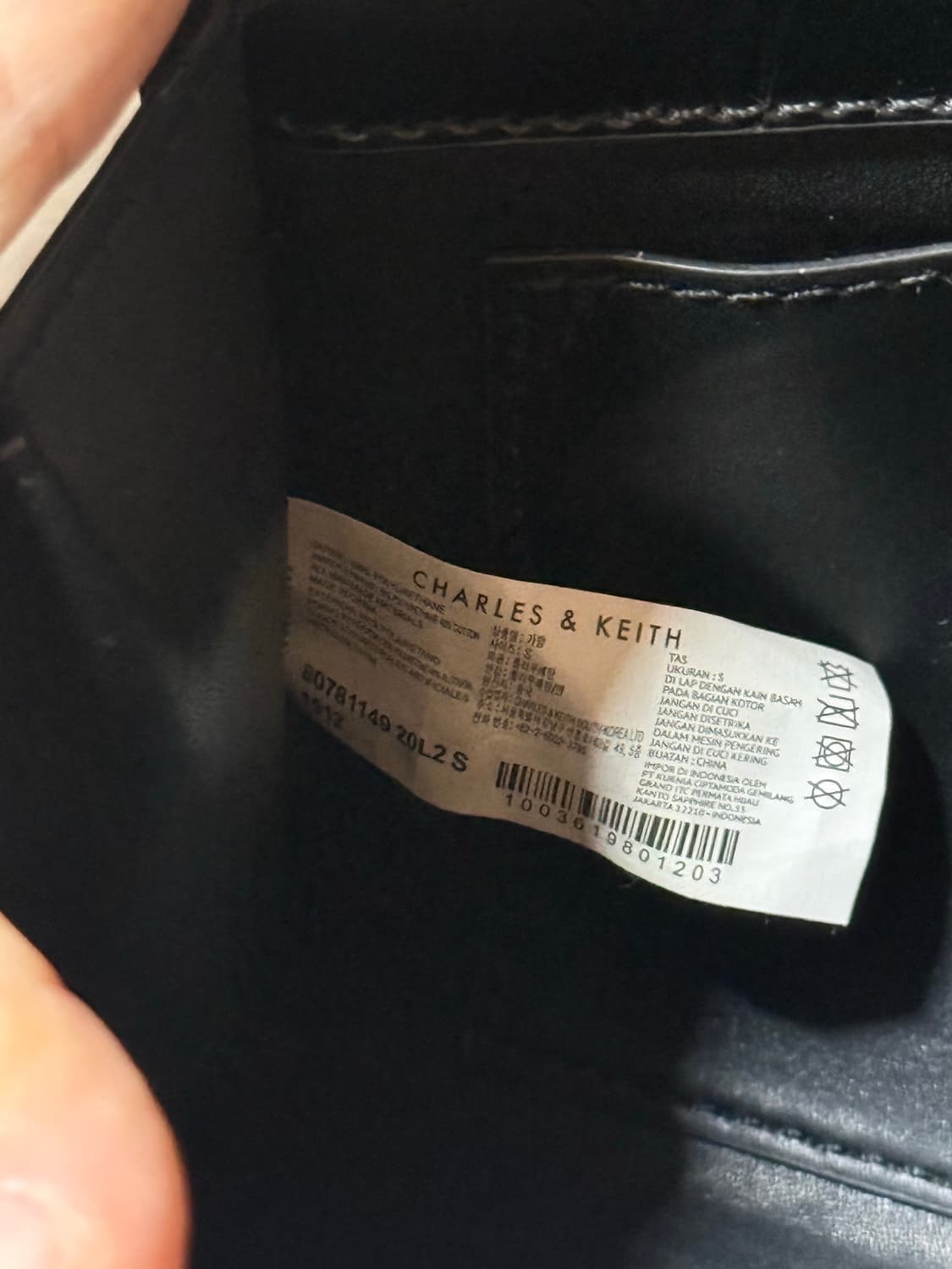 charles&keith 찰스앤키스 크로커패턴 체인백 상품이미지8