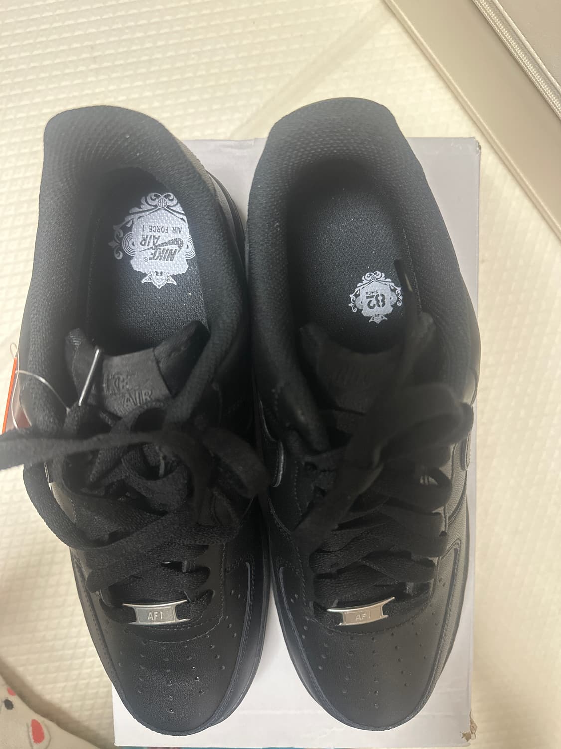 나이키 에어포스 1 올블랙 270 새상품급 / 박스O 상품이미지3