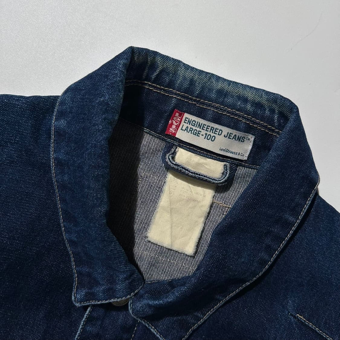 리바이스 엔지니어드진 데님 트러커 자켓 상품이미지4