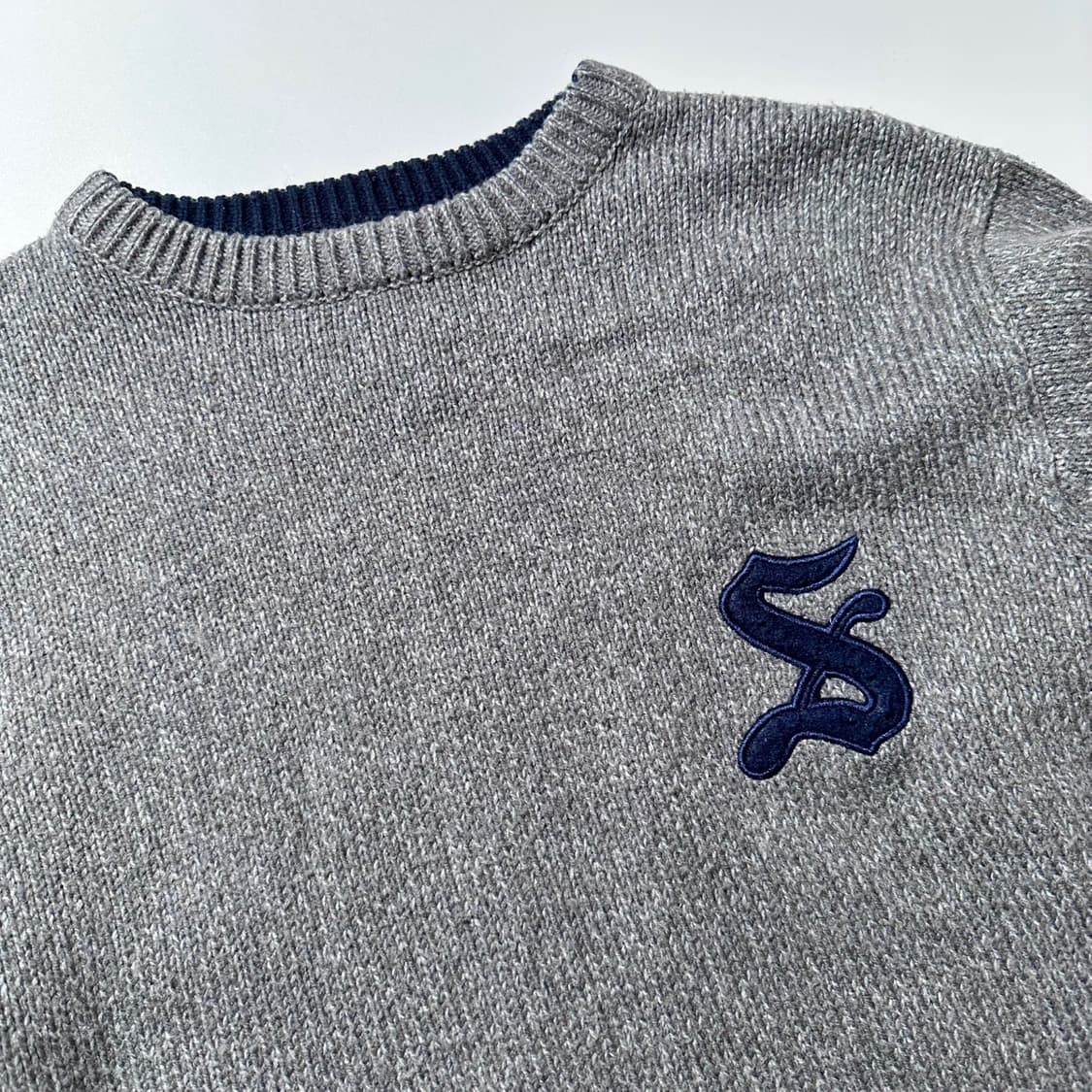 스투시 90‘s 체스트로고 라운드 니트 상품이미지3