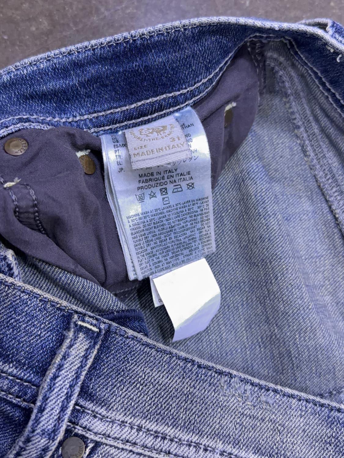 디젤 테파르 슬림 캐롯핏 빈티지 페인팅 데미지 데님팬츠 31 상품이미지10