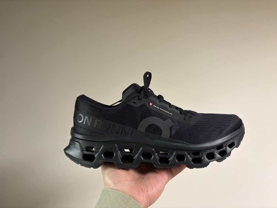 온러닝 클라우드몬스터3 300 상품이미지1