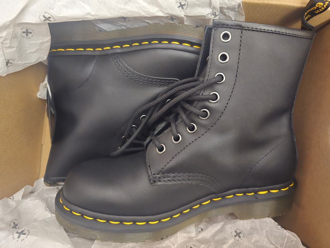 닥터마틴 (Dr. Martens)
 1460 8홀 부츠
 상품이미지4
