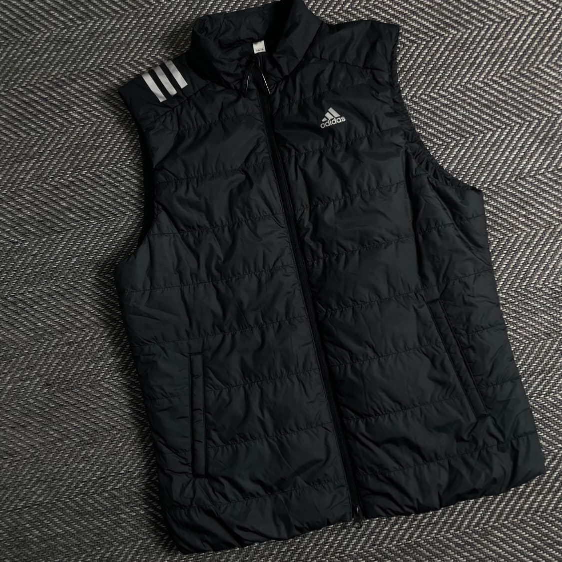 아디다스 경량 러닝 다운 베스트 블랙y 3415 상품이미지1