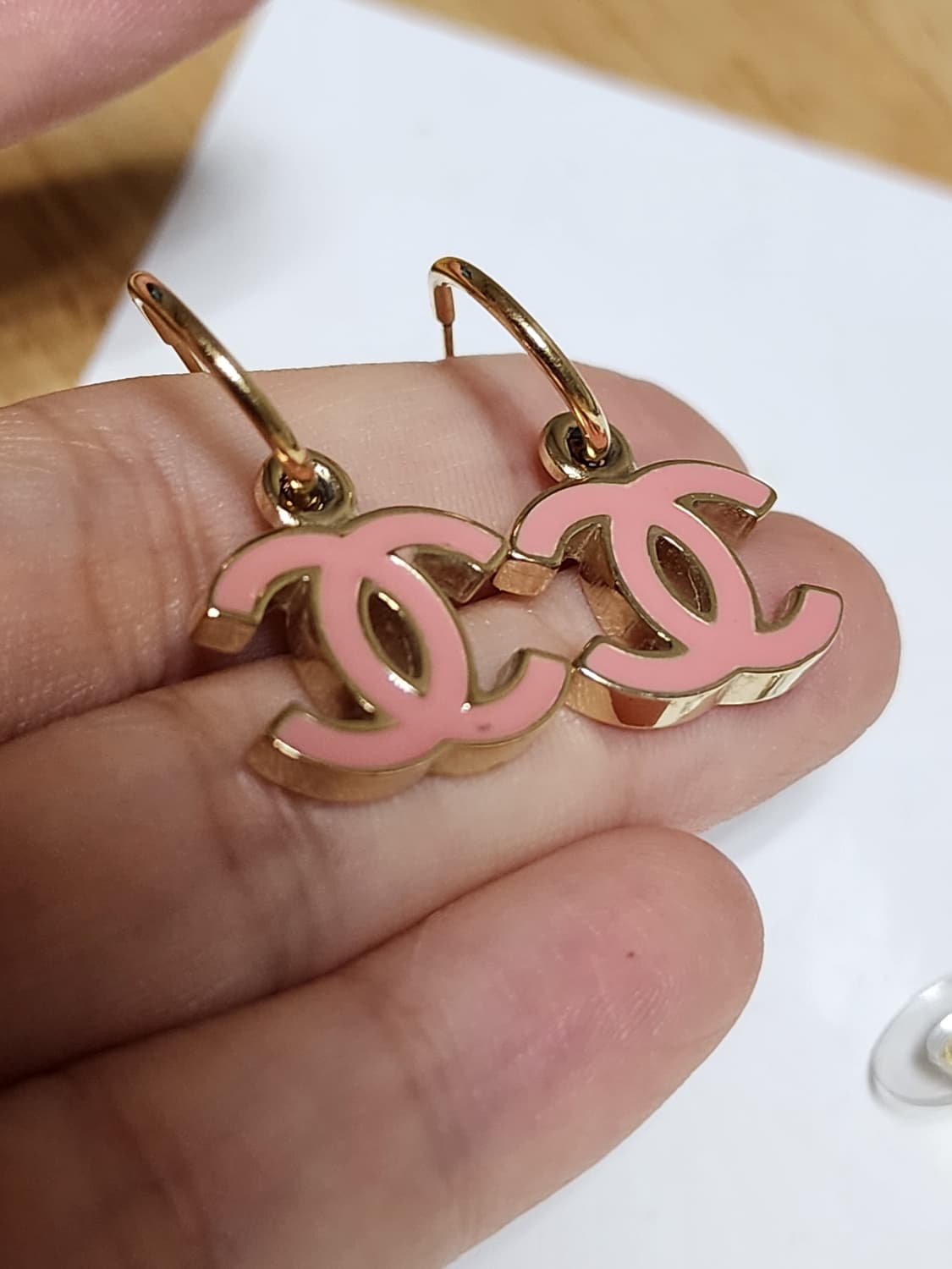 샤넬  CC로고 후프 귀걸이  상품이미지7