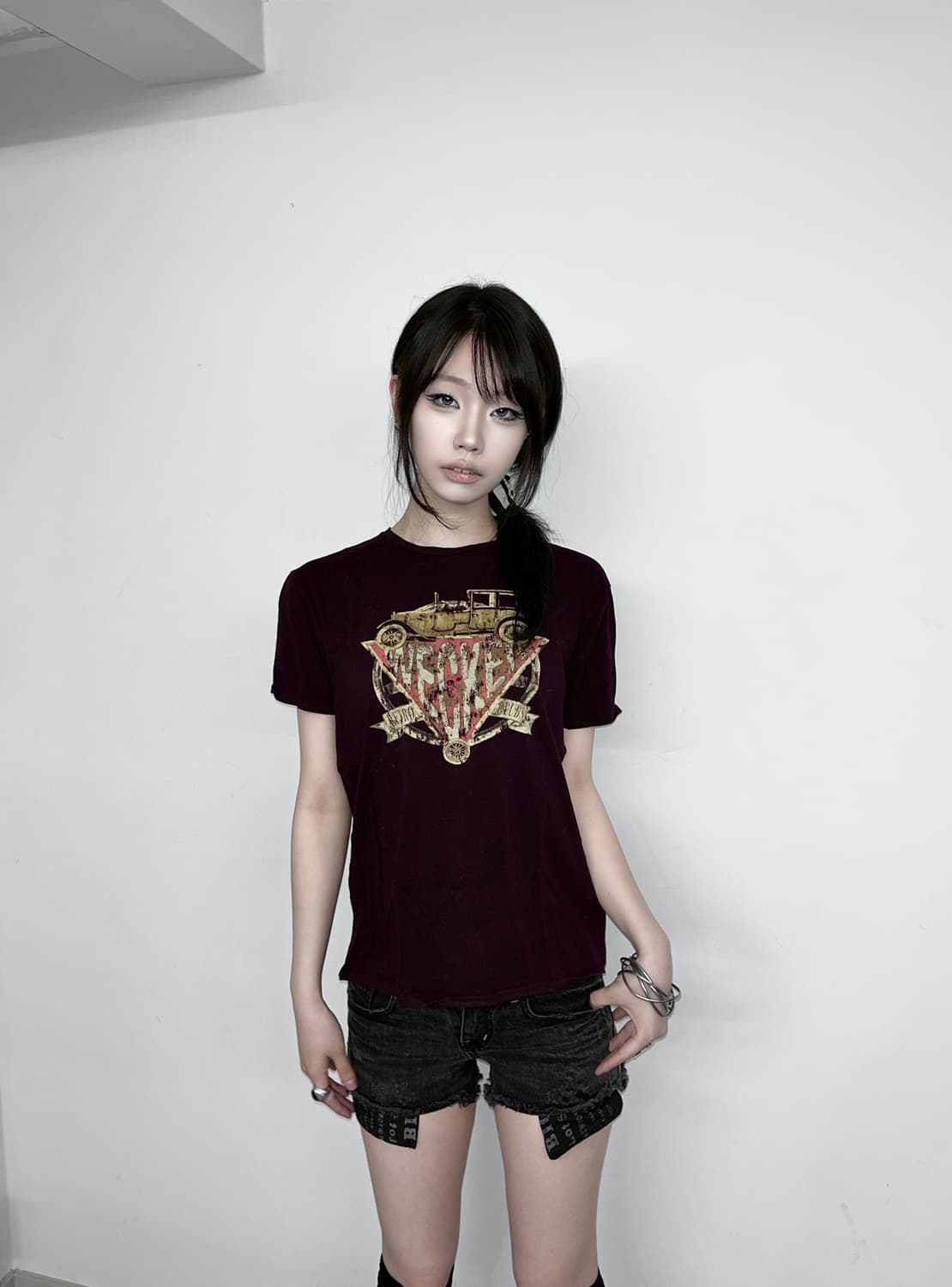 Burgundy Vintage Graphic T-shirts 상품이미지1