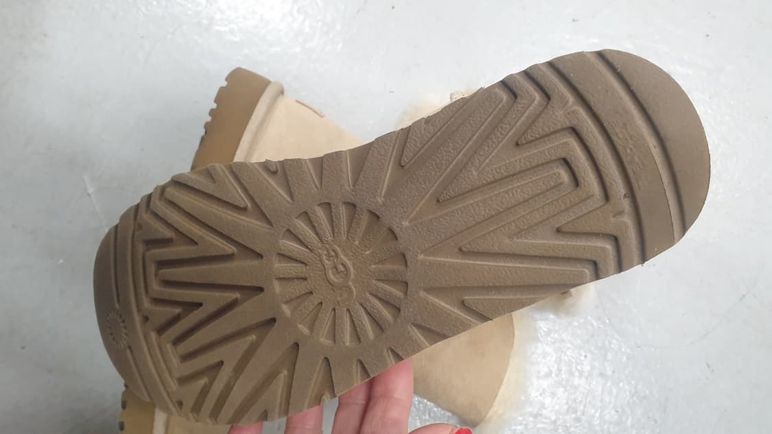 UGG 어그 부츠 베이지 240 상품이미지3