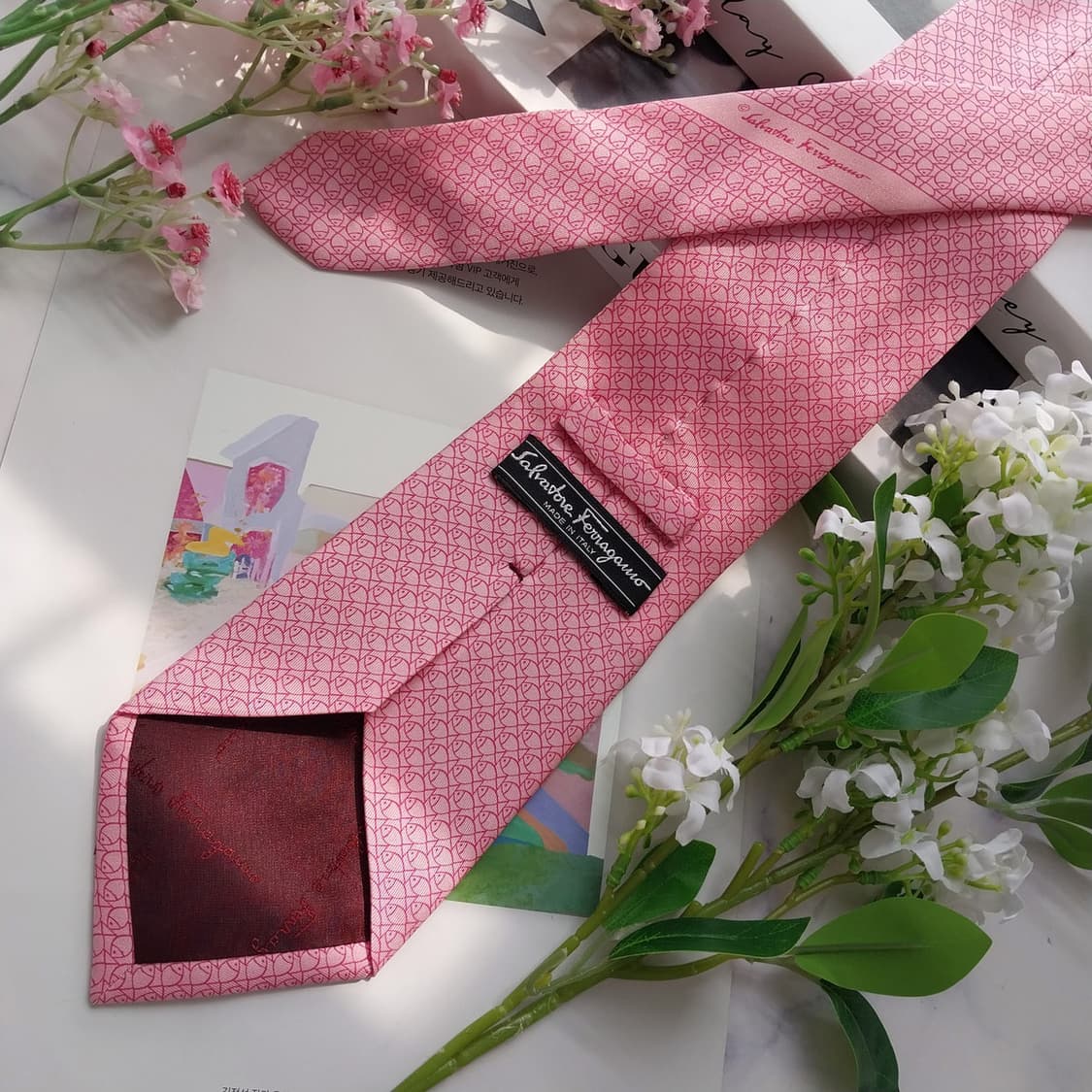 살바토레 페라가모 물고기 모티브 넥타이 9.5cm A등급 K2427
 상품이미지3