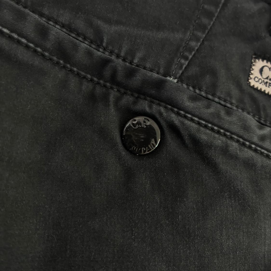 C.P company  씨피 컴퍼니 렌즈 블랙 워시드 카고팬츠 상품이미지5