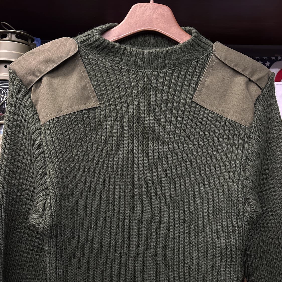 코만도 밀리터리니트 스웨터 암패치 견장 다크올리브 N314 상품이미지3
