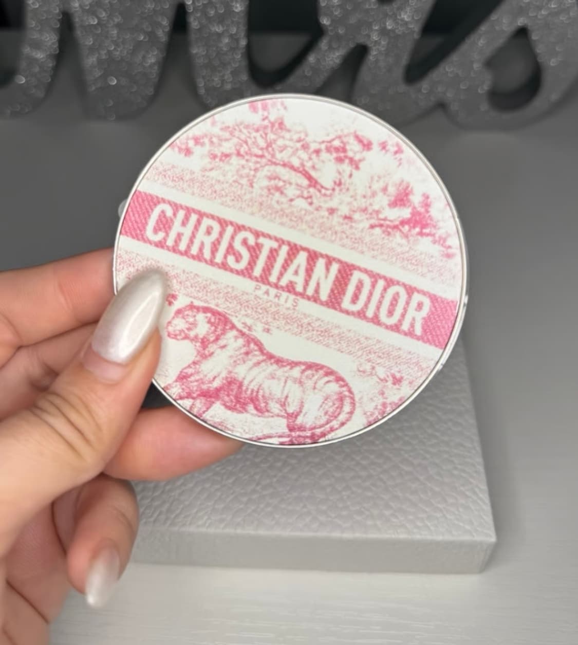 디올 뷰티 뜨왈드주이 원형 손거울 상품이미지4