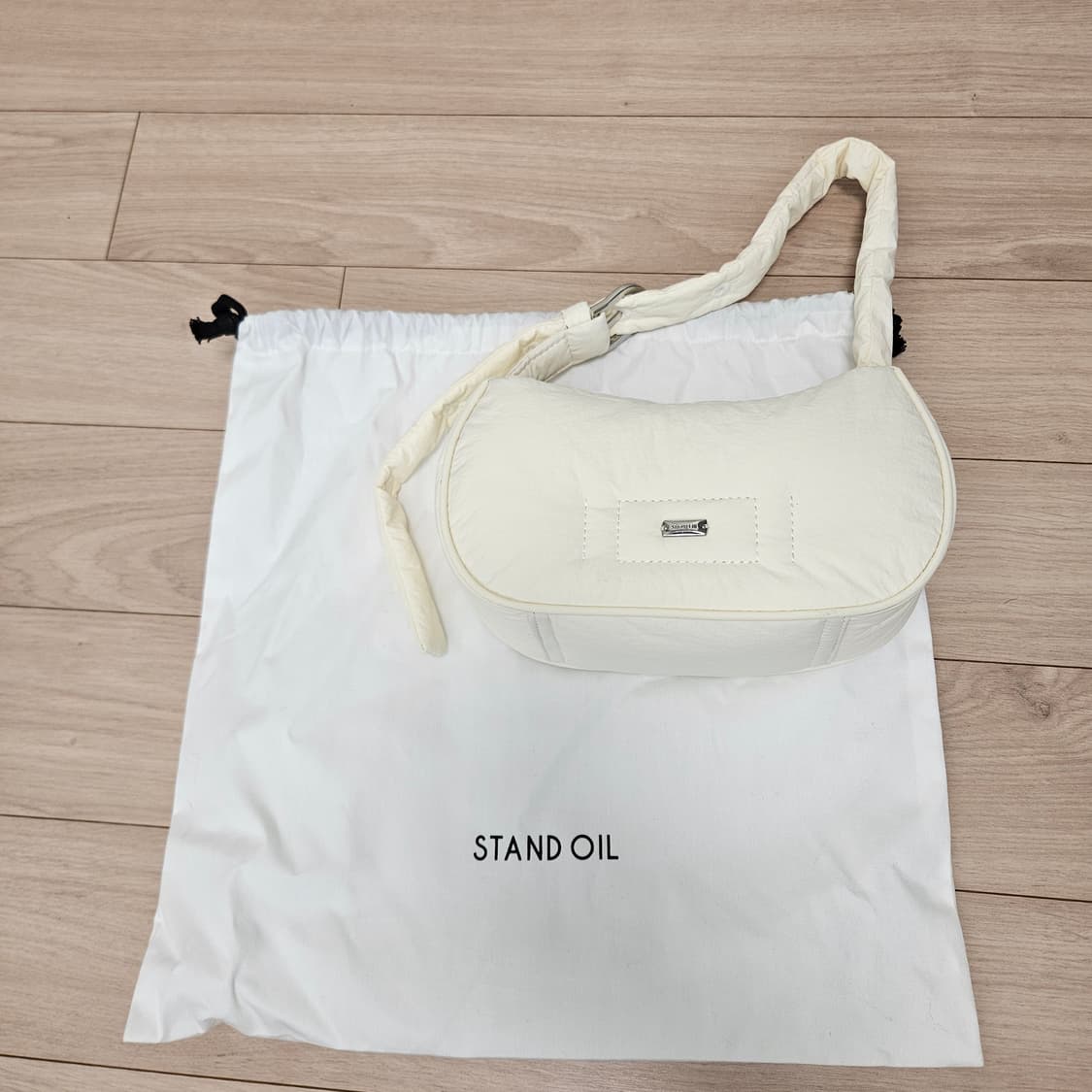 스탠드오일 클로티 미니백 크림 상품이미지1