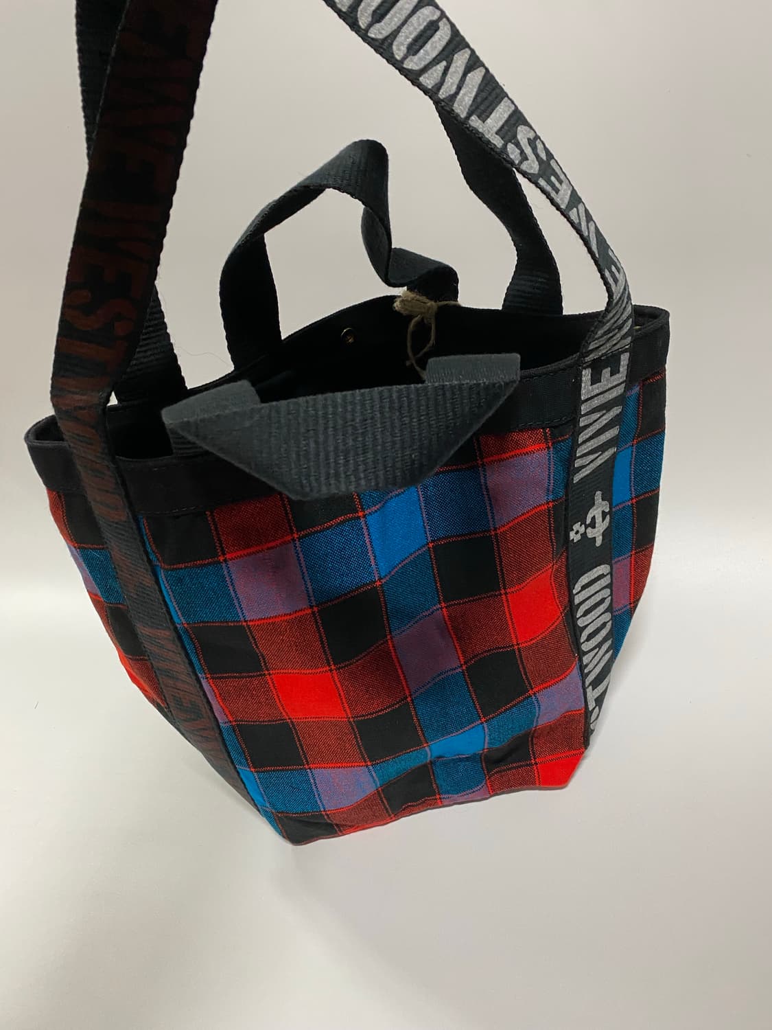 비비안 웨스트우드 스위치 러너 홀달 캔버스 호보백 상품이미지3