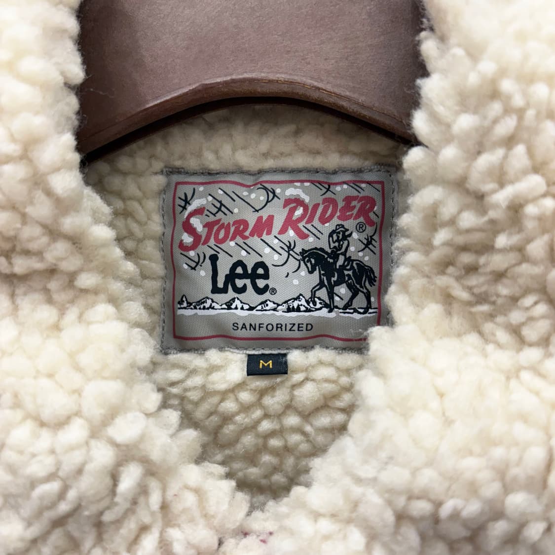 리 코듀로이 쉐르파 퍼 트러커 자켓 로고 탭 스냅 버튼 디테일 로즈 핑크 상품이미지7