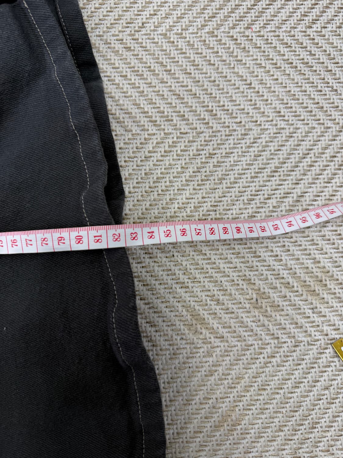 정품) O2ND 오즈세컨 한섬 23ss  블랙 데님 스커트 64 상품이미지10